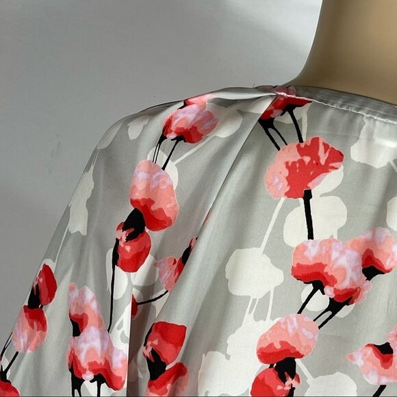 DKNYC Silver, Pink, and White Floral Blouse - Picture 10 of 13